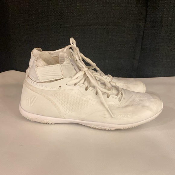 Varsity Aeros Elite size 9 - Picture 4 of 5